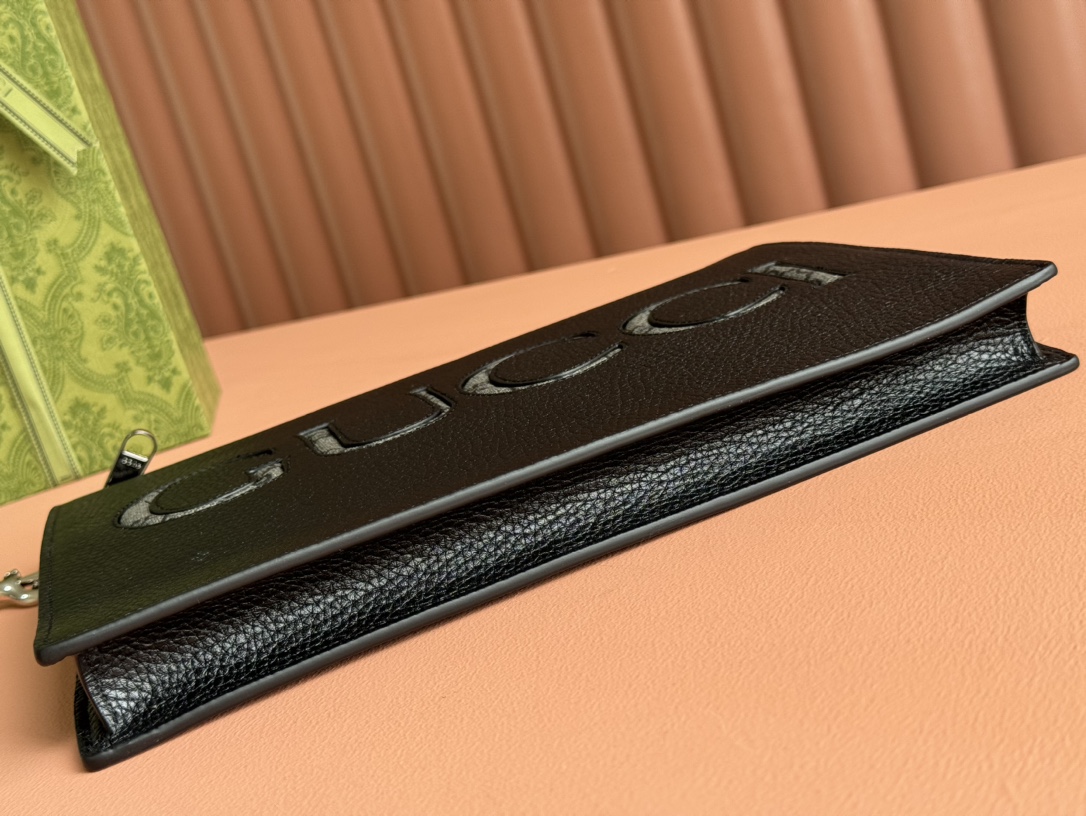 Gucci Clutch Bags